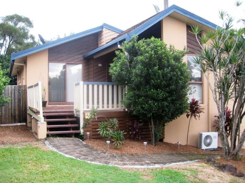 4 Wilga Grove, Ashmore QLD 4214
