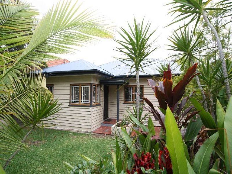 22 Whites Avenue, Coorparoo QLD 4151