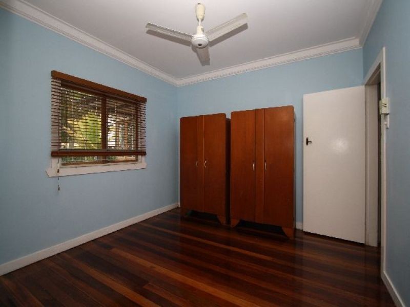 22 Whites Avenue, Coorparoo QLD 4151