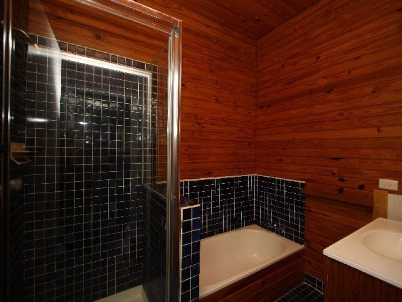 22 Whites Avenue, Coorparoo QLD 4151