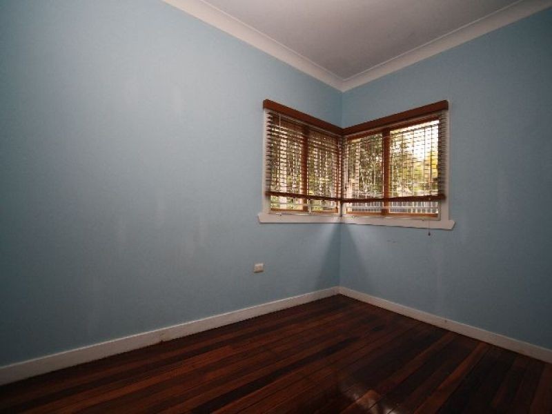 22 Whites Avenue, Coorparoo QLD 4151