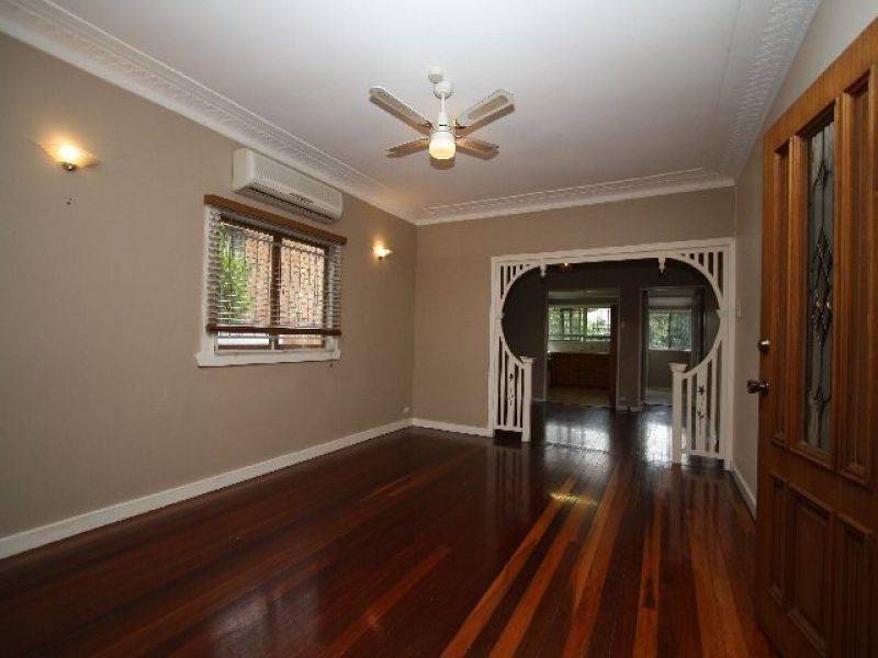 22 Whites Avenue, Coorparoo QLD 4151