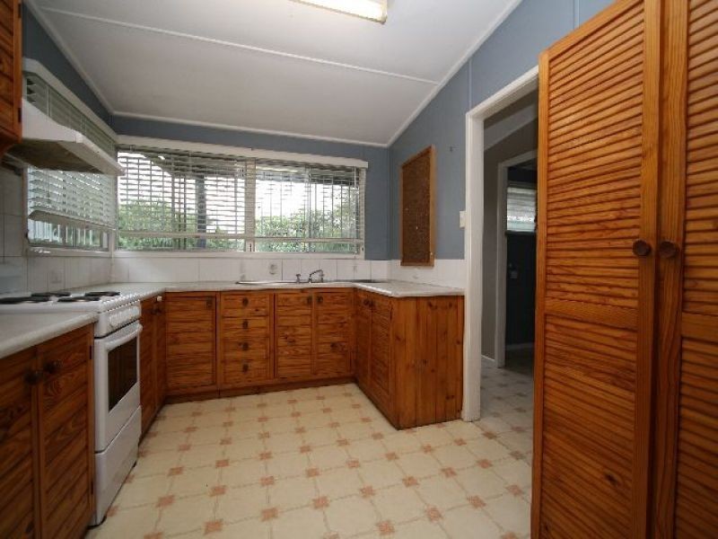 22 Whites Avenue, Coorparoo QLD 4151