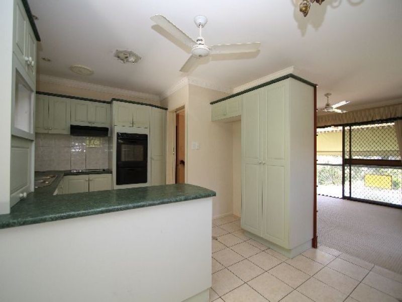 37 Bedser Street, Macgregor QLD 4109