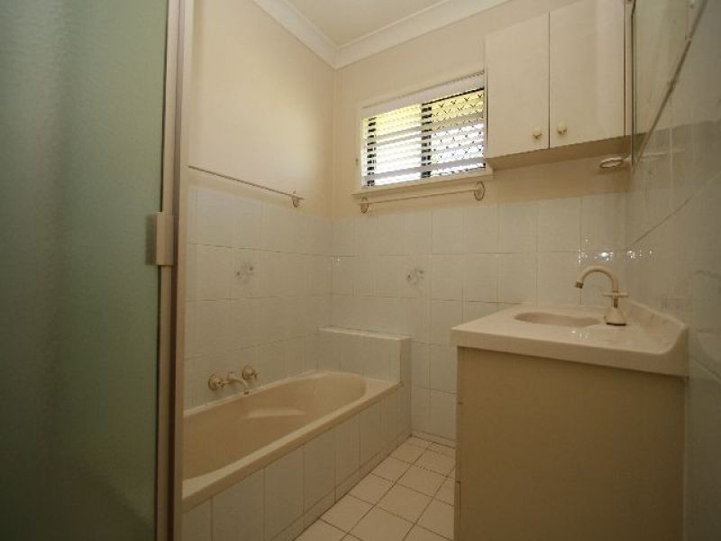 37 Bedser Street, Macgregor QLD 4109