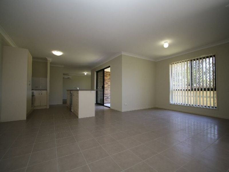 18 Newhaven Street, Marsden QLD 4132