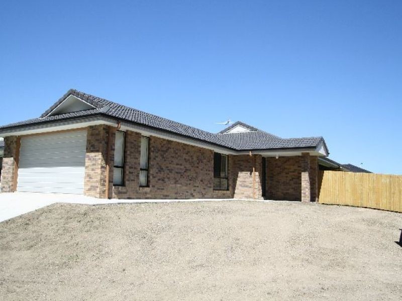 18 Newhaven Street, Marsden QLD 4132