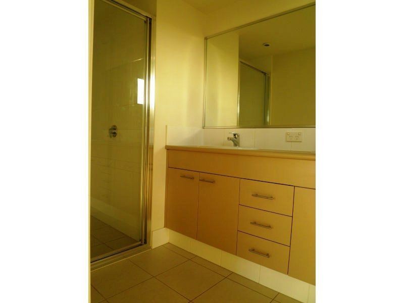 16/1 Acacia Court, Robina QLD 4226