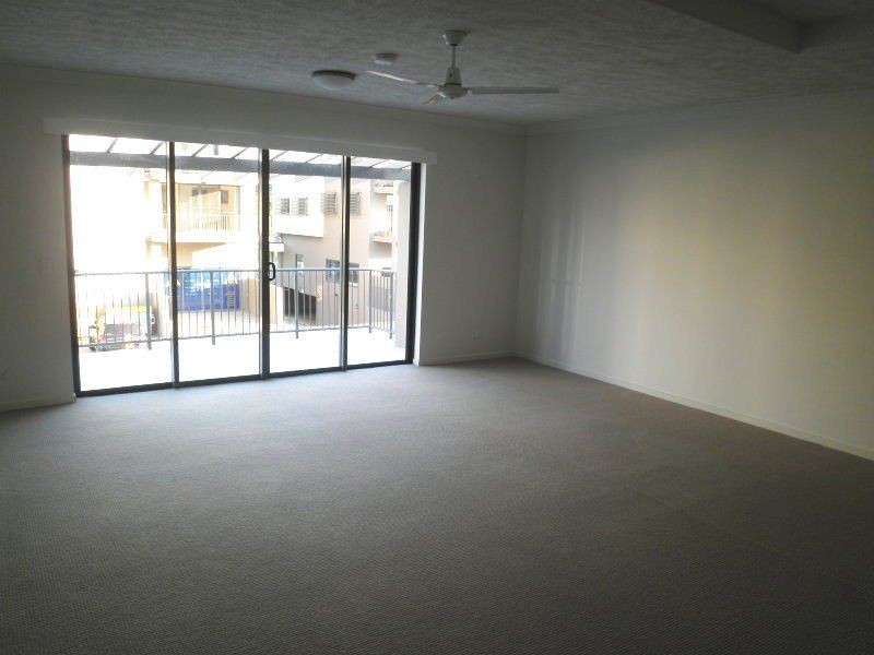 16/1 Acacia Court, Robina QLD 4226