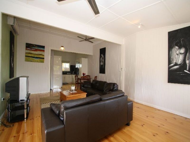 192 Oxley Road, Graceville QLD 4075