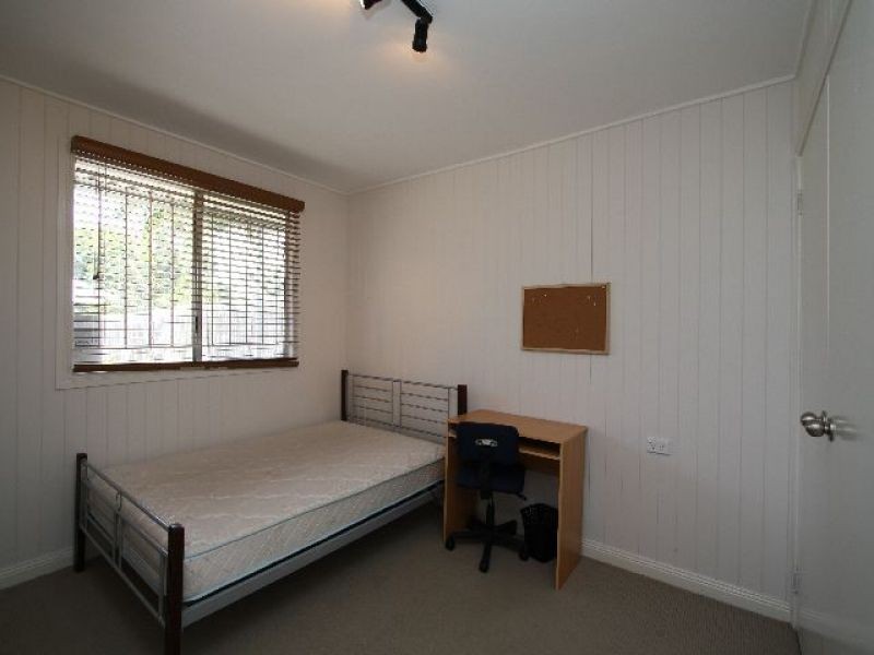 192 Oxley Road, Graceville QLD 4075