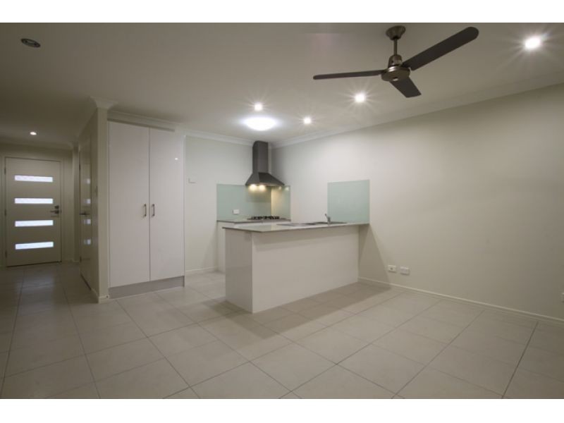2/11 Sims Street, Caboolture QLD 4510