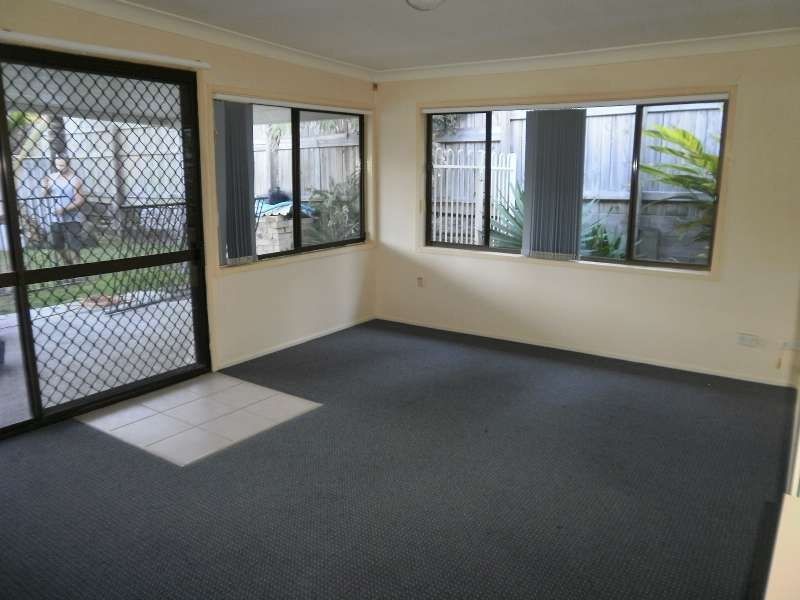 16 Allspice Drive, Ashmore QLD 4214