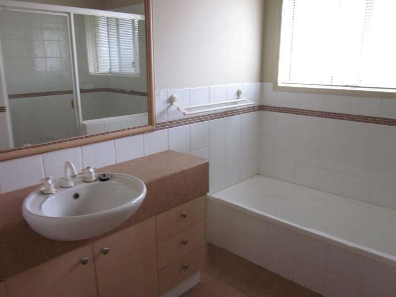 15 Bushgum Crescent, Upper Coomera QLD 4209