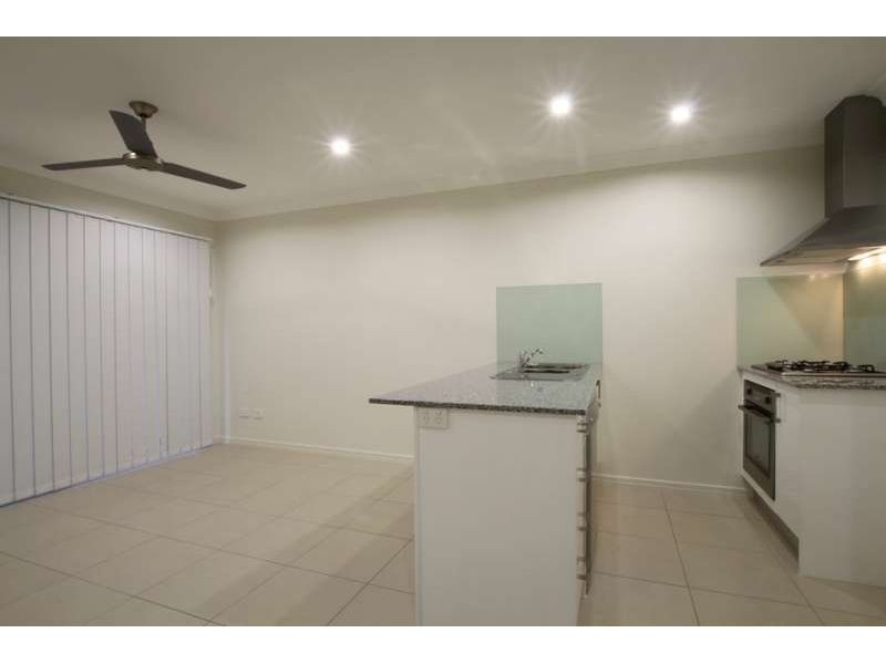 2, 15 Duporth Crescent, Dakabin QLD 4503