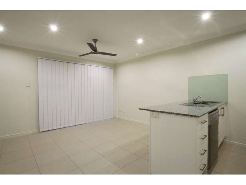 2, 15 Duporth Crescent, Dakabin QLD 4503