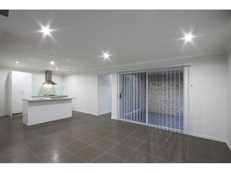 1/9 Midgley Street, Dakabin QLD 4503