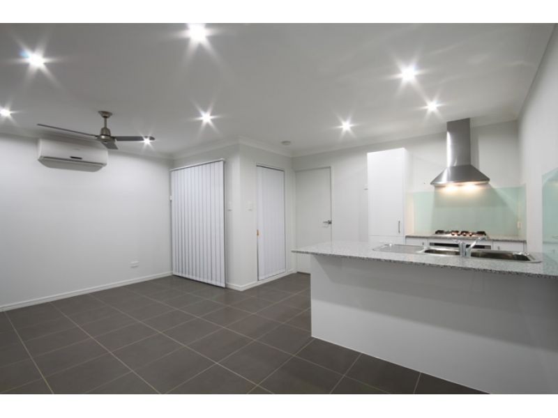 2/9 Midgley Street, Dakabin QLD 4503