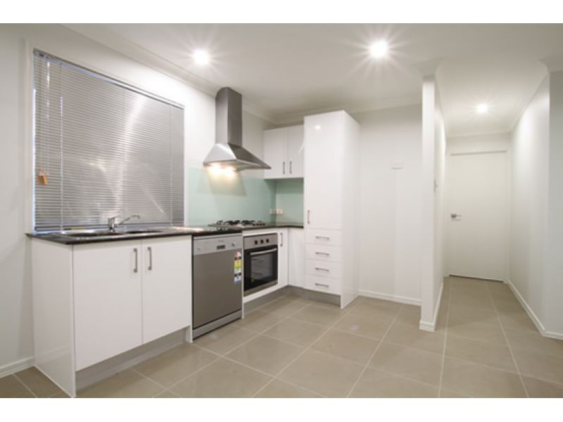 2/8 Adam Court, Kallangur QLD 4503