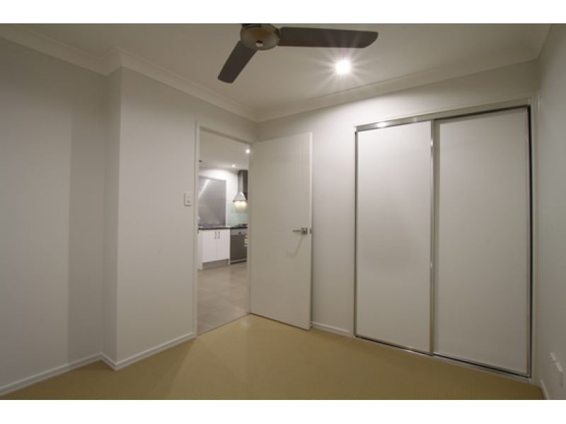 2/8 Adam Court, Kallangur QLD 4503