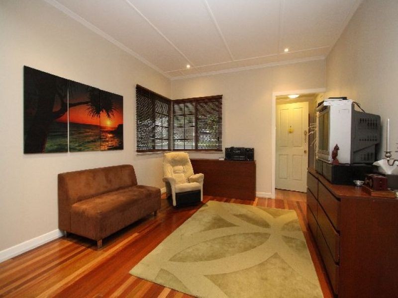 27 Ryder Street, Wynnum QLD 4178