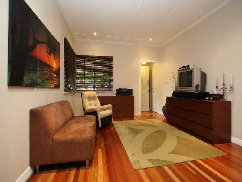 27 Ryder Street, Wynnum QLD 4178