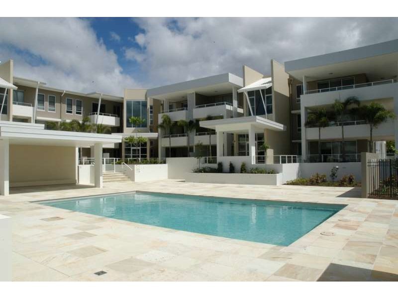 17/1 Lakefront Crescent, Varsity Lakes QLD 4227
