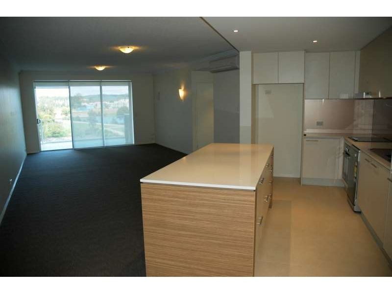 17/1 Lakefront Crescent, Varsity Lakes QLD 4227