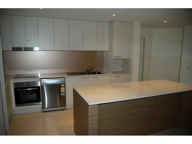 17/1 Lakefront Crescent, Varsity Lakes QLD 4227