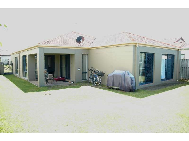 84 Nardoo Street, Robina QLD 4226