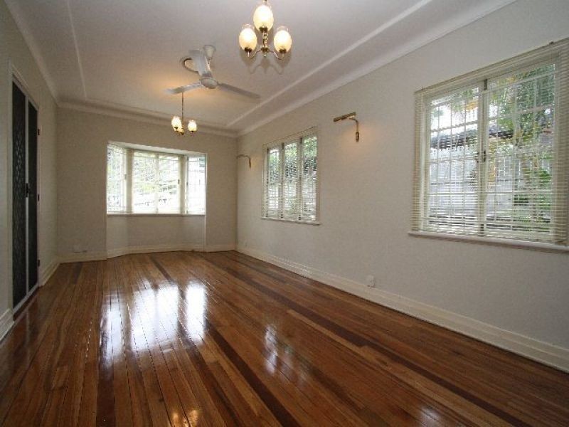 25 Holland Street, Greenslopes QLD 4120