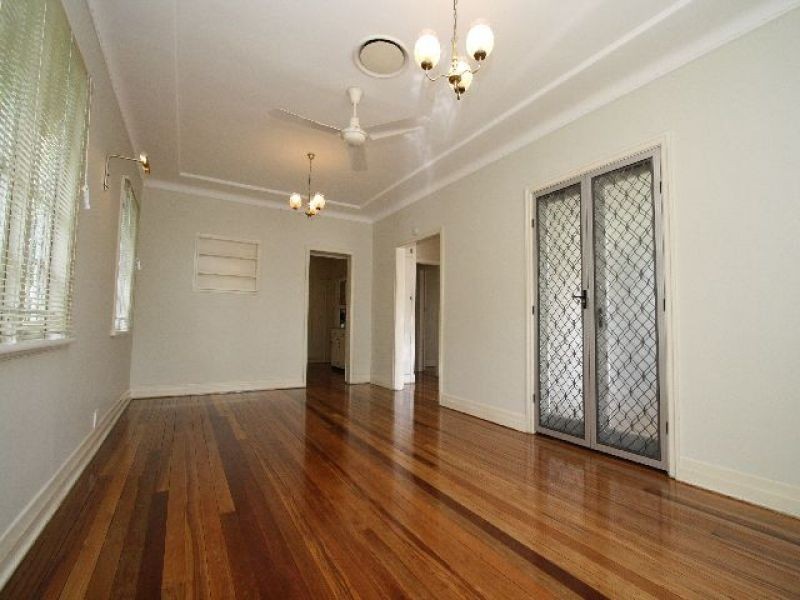 25 Holland Street, Greenslopes QLD 4120