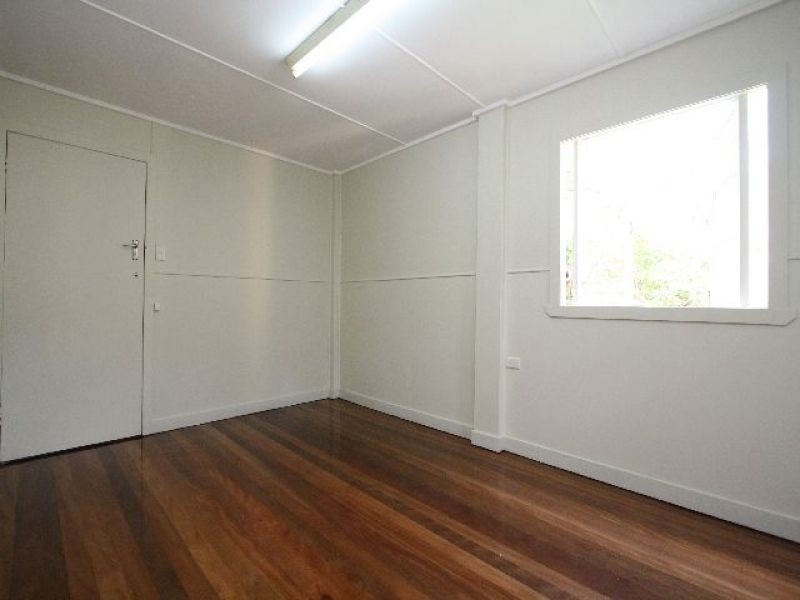 25 Holland Street, Greenslopes QLD 4120