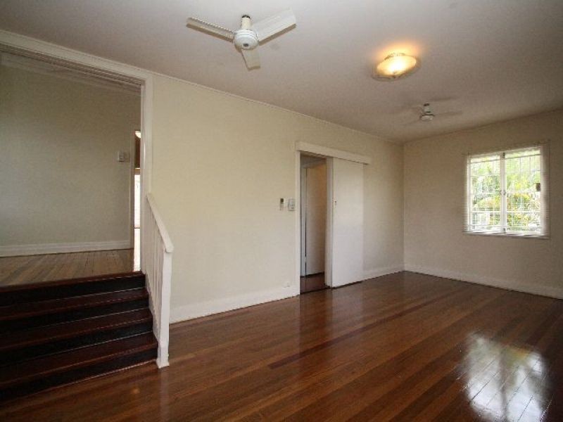 25 Holland Street, Greenslopes QLD 4120