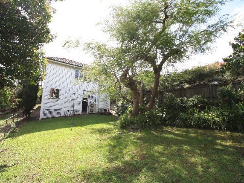 25 Holland Street, Greenslopes QLD 4120