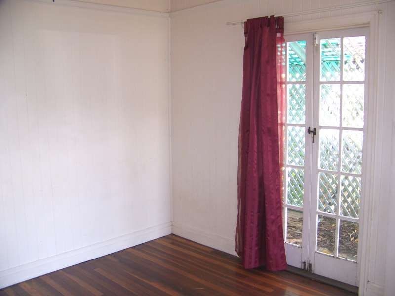 10 Frances Avenue, Wooloowin QLD 4030