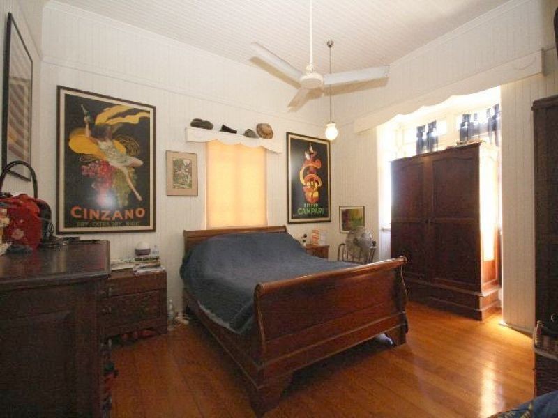 24 Amelia Street, Coorparoo QLD 4151