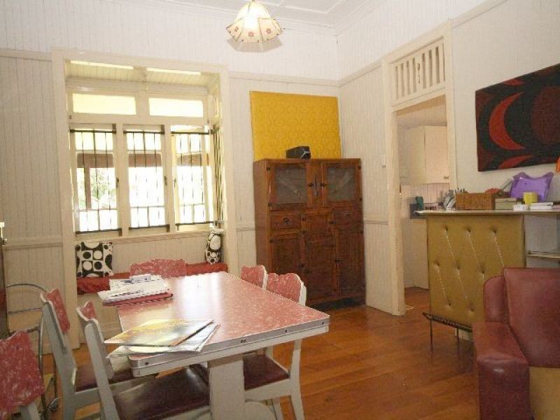 24 Amelia Street, Coorparoo QLD 4151