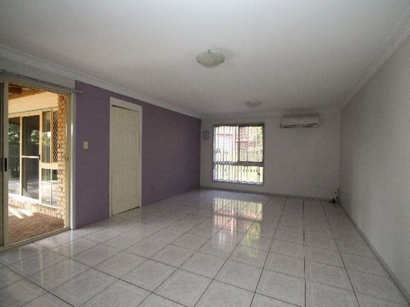 4 Alcheringa Place, Robertson QLD 4109