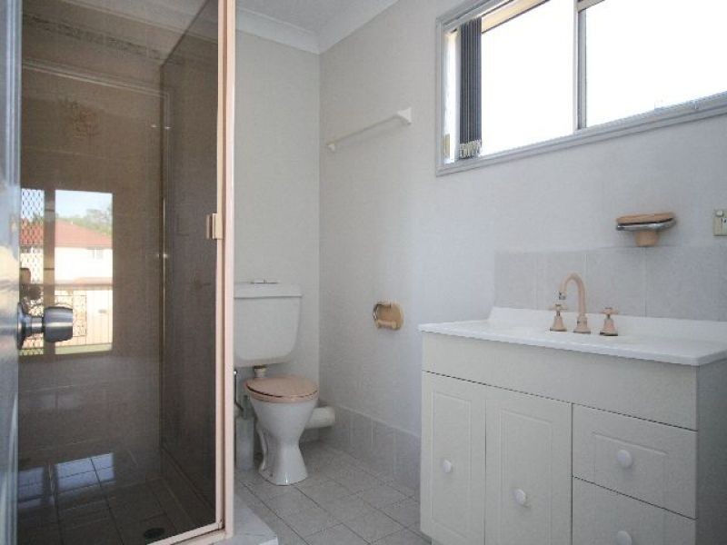 4 Alcheringa Place, Robertson QLD 4109