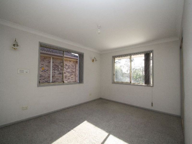 4 Alcheringa Place, Robertson QLD 4109