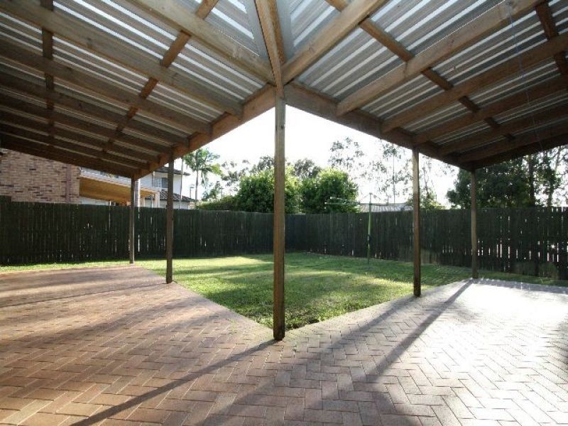 4 Alcheringa Place, Robertson QLD 4109
