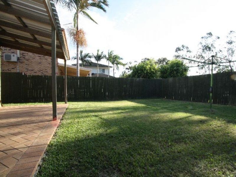 4 Alcheringa Place, Robertson QLD 4109