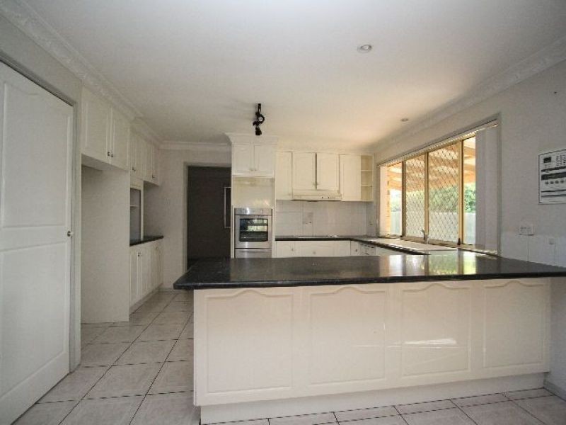 4 Alcheringa Place, Robertson QLD 4109