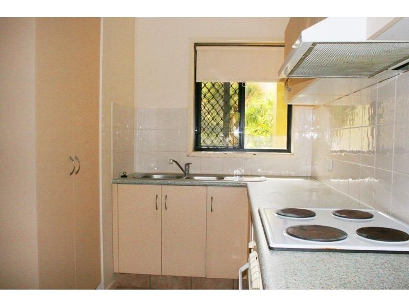 5, 72 Imperial Parade, Labrador QLD 4215