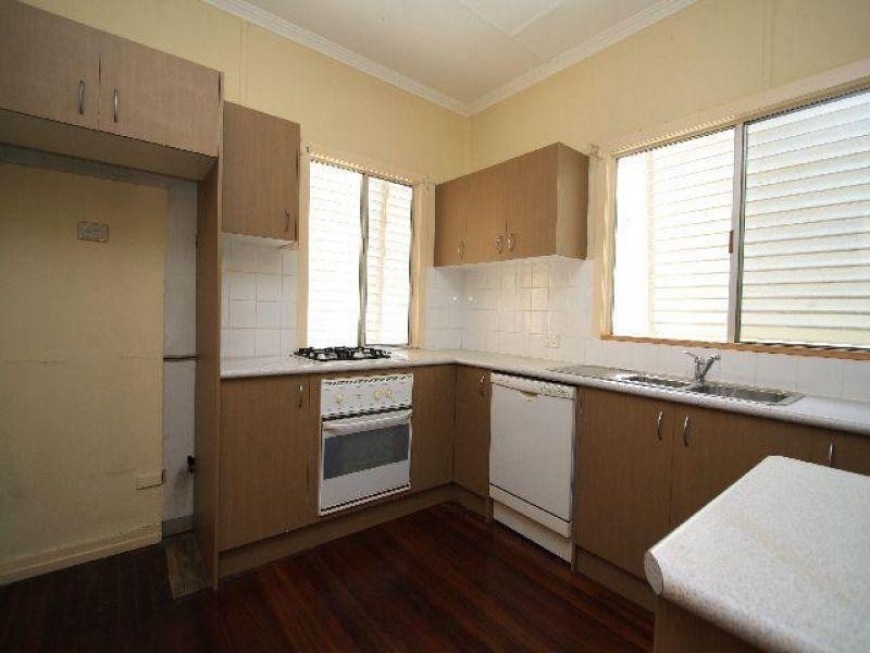 86 Muriel Avenue, Moorooka QLD 4105