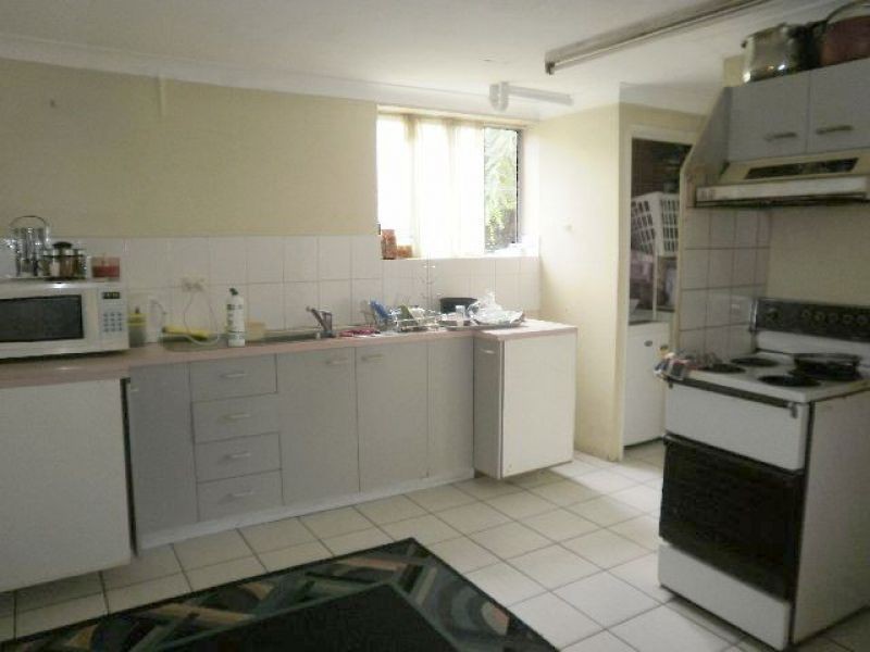 28A Hector Road, Holland Park QLD 4121