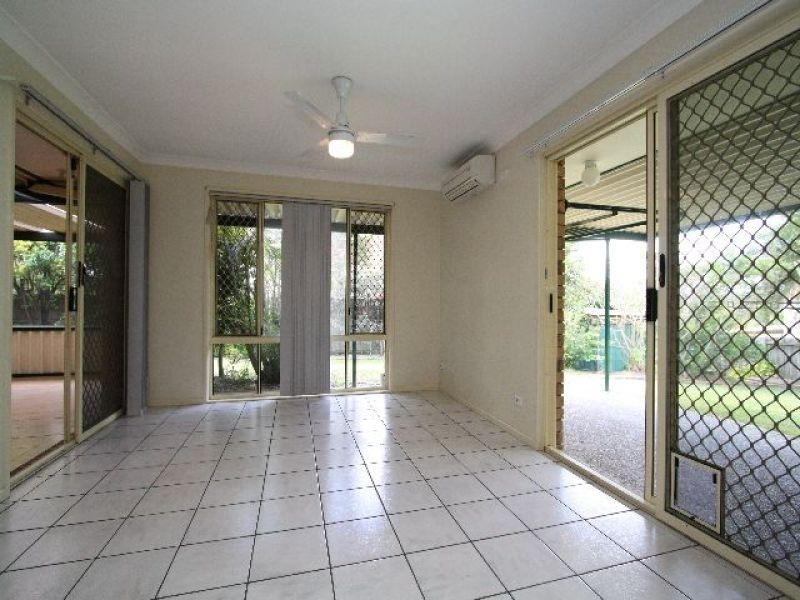 6 Bluebell Place, Calamvale QLD 4116