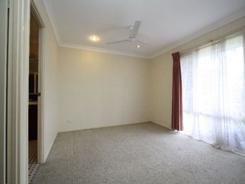 6 Bluebell Place, Calamvale QLD 4116