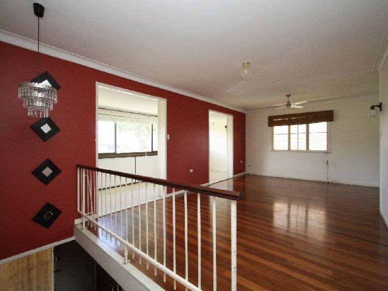 25 Dirkala Street, Mansfield QLD 4122